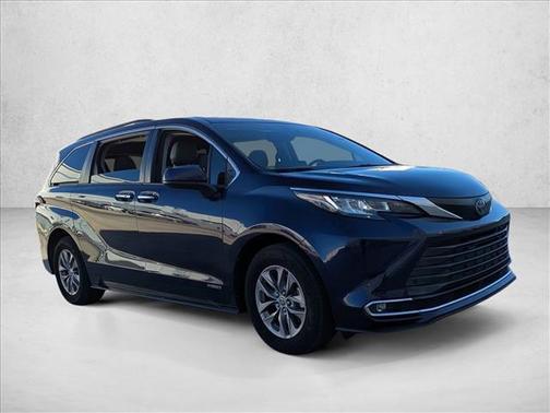 2021 Toyota Sienna XLE 7 Passenger