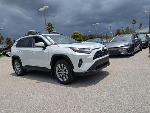 2025 Toyota RAV4 XLE Premium
