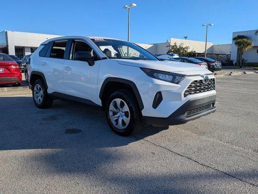 2022 Toyota RAV4 LE