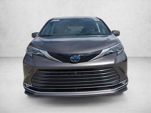 2024 Toyota Sienna Platinum 7 Passenger