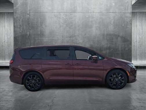 2020 Chrysler Pacifica Touring