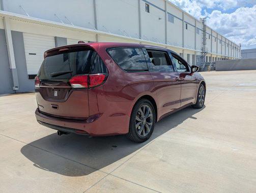 2020 Chrysler Pacifica Touring