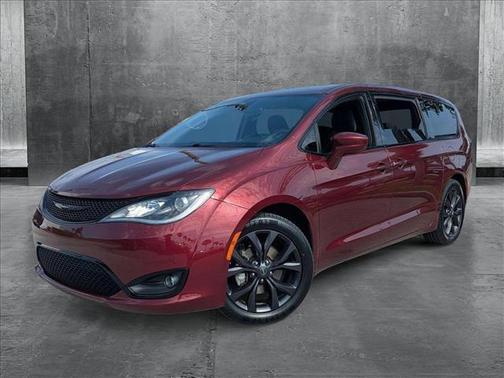 2020 Chrysler Pacifica Touring