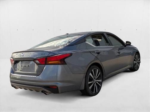 2021 Nissan Altima SR FWD