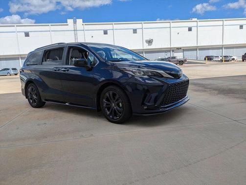 2024 Toyota Sienna XSE 7 Passenger