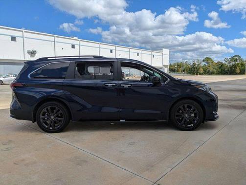 2024 Toyota Sienna XSE 7 Passenger