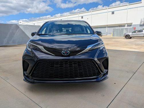 2024 Toyota Sienna XSE 7 Passenger