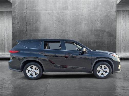 2020 Toyota Highlander LE