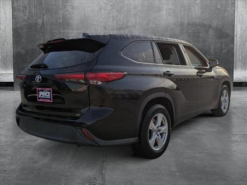 2020 Toyota Highlander LE