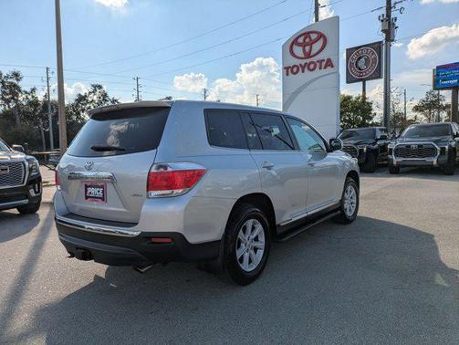 2013 Toyota Highlander SE