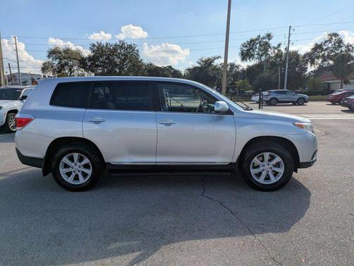 2013 Toyota Highlander SE