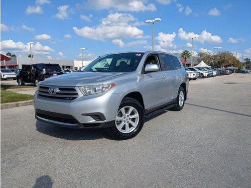 2013 Toyota Highlander SE