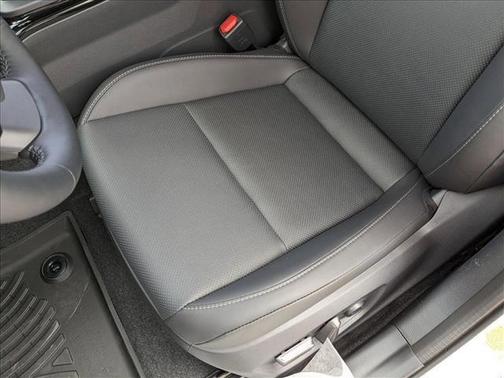 2025 Toyota Prius XLE