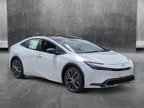 2025 Toyota Prius XLE