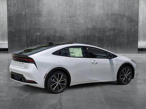 2025 Toyota Prius XLE