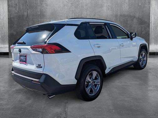 2022 Toyota RAV4 Hybrid LE