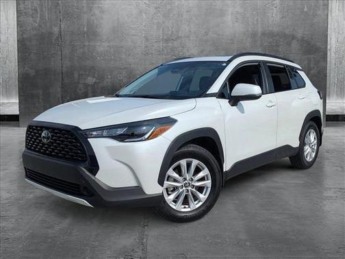 2024 Toyota Corolla Cross LE