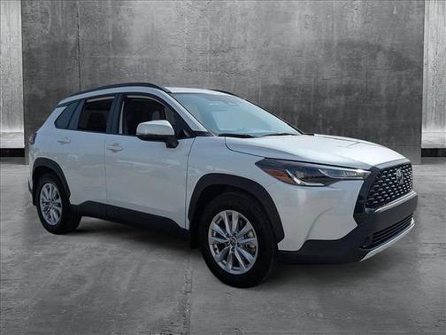 2024 Toyota Corolla Cross LE