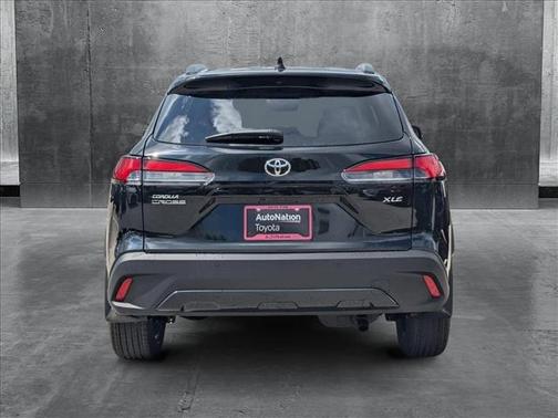 2025 Toyota Corolla Cross XLE