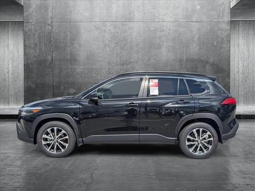 2025 Toyota Corolla Cross XLE