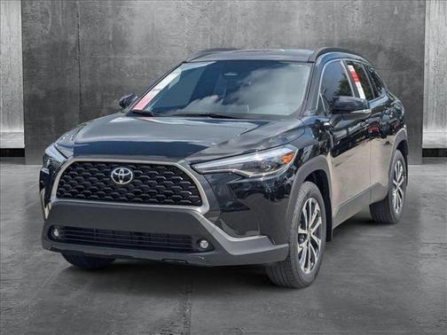 2025 Toyota Corolla Cross XLE