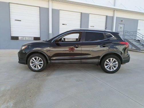 2017 Nissan Rogue Sport SV