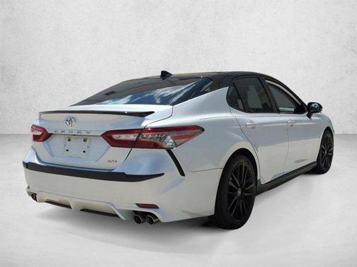 Wind Chill Pearl/Mid 2019 Toyota Camry XSE