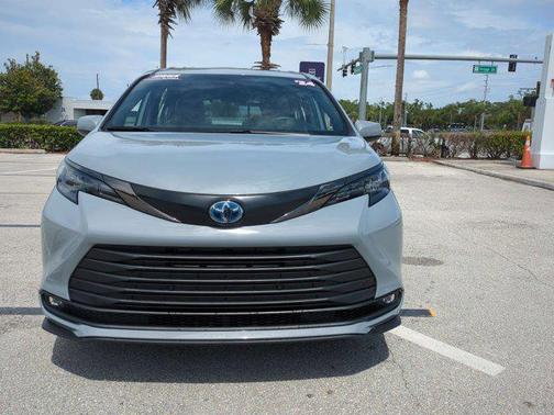 Cement 2024 Toyota Sienna Woodland Edition