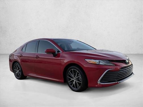 2024 Toyota Camry Hybrid XLE