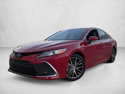 2024 Toyota Camry Hybrid XLE