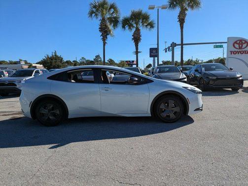 2023 Toyota Prius LE