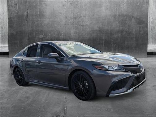 2024 Toyota Camry Hybrid SE