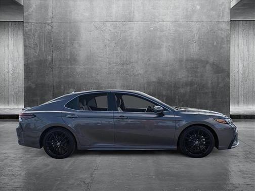 2024 Toyota Camry Hybrid SE