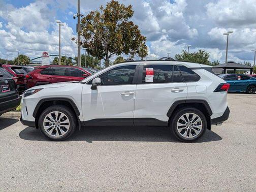 2025 Toyota RAV4 XLE Premium