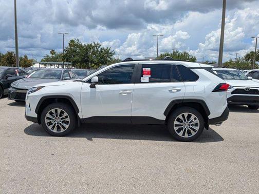 2025 Toyota RAV4 XLE Premium
