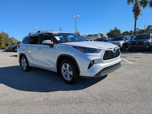 2022 Toyota Highlander Hybrid LE