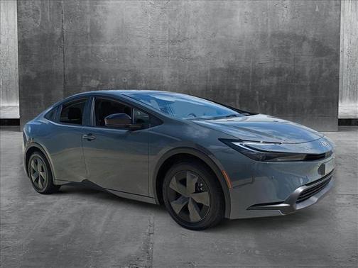 2025 Toyota Prius LE
