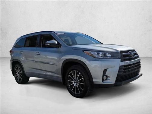 2017 Toyota Highlander SE