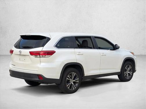 Blizzard Pearl 2019 Toyota Highlander LE I4