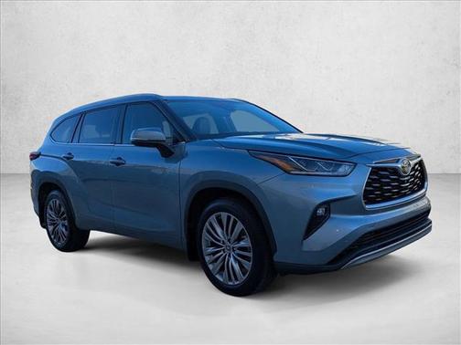 2022 Toyota Highlander Platinum