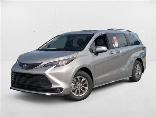 2025 Toyota Sienna XLE 7 Passenger