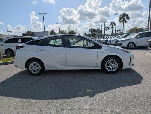 2019 Toyota Prius LE