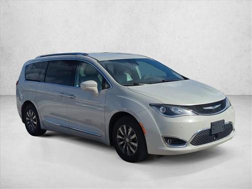 Luxury White Pearlcoat 2019 Chrysler Pacifica Touring-L Plus