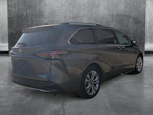 2024 Toyota Sienna Platinum 7 Passenger