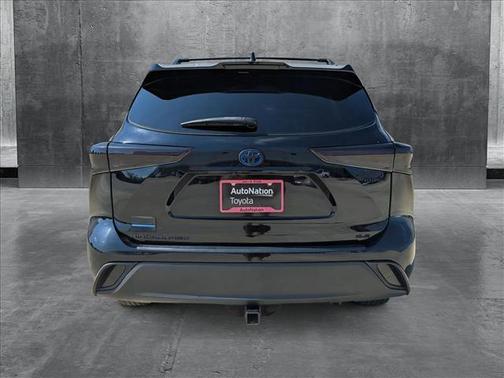 2023 Toyota Highlander Hybrid XLE