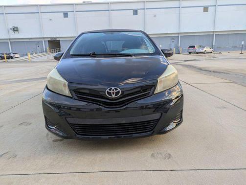 2012 Toyota Yaris LE