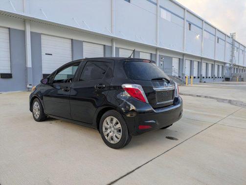 2012 Toyota Yaris LE