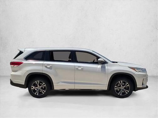 Blizzard Pearl 2018 Toyota Highlander LE I4