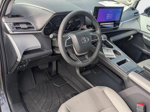 2025 Toyota Sienna XLE 7 Passenger