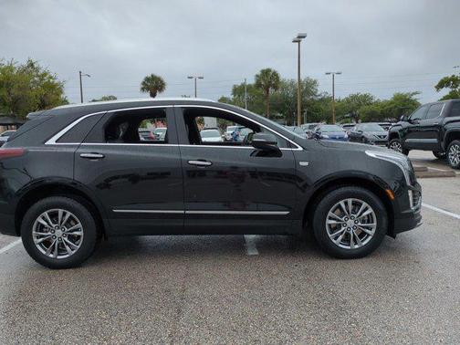 Stellar Black Metallic 2021 Cadillac XT5 Premium Luxury